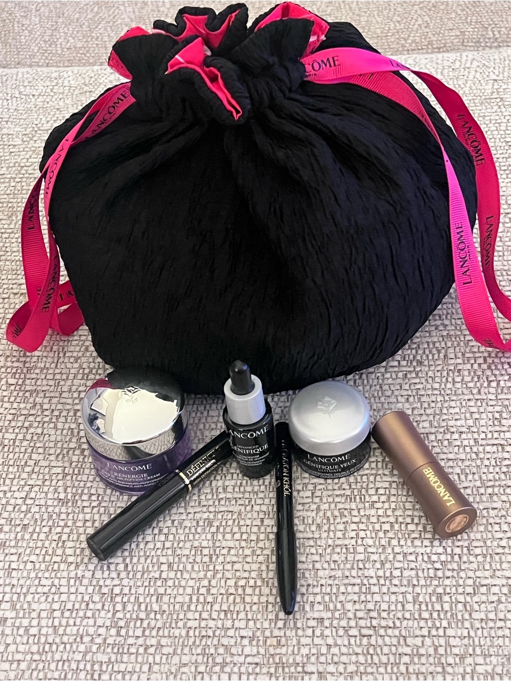 Lancome 7 piece giftset reversible pouch NWT pink and black